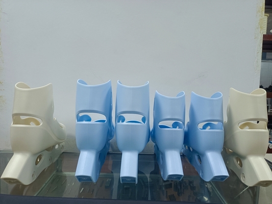 カラーとスピード: カスタムカラーされたプラスチックスケート模具の美学調査
